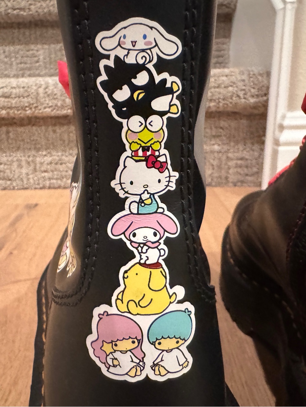 Dr martens HELLO KITTY & FRIENDS JADON LEATHER PLATFORM BOOTS US Ladies 9 - Picture 2 of 9